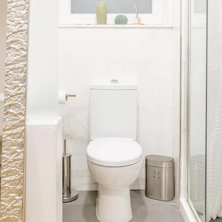 Aquilla's Alfama By Mycelia Lisboa